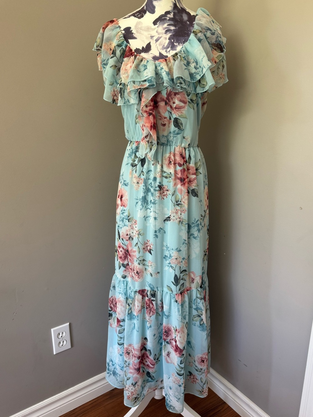 Suzy Shier Light Blue Floral Maxi Dress with Pink Roses